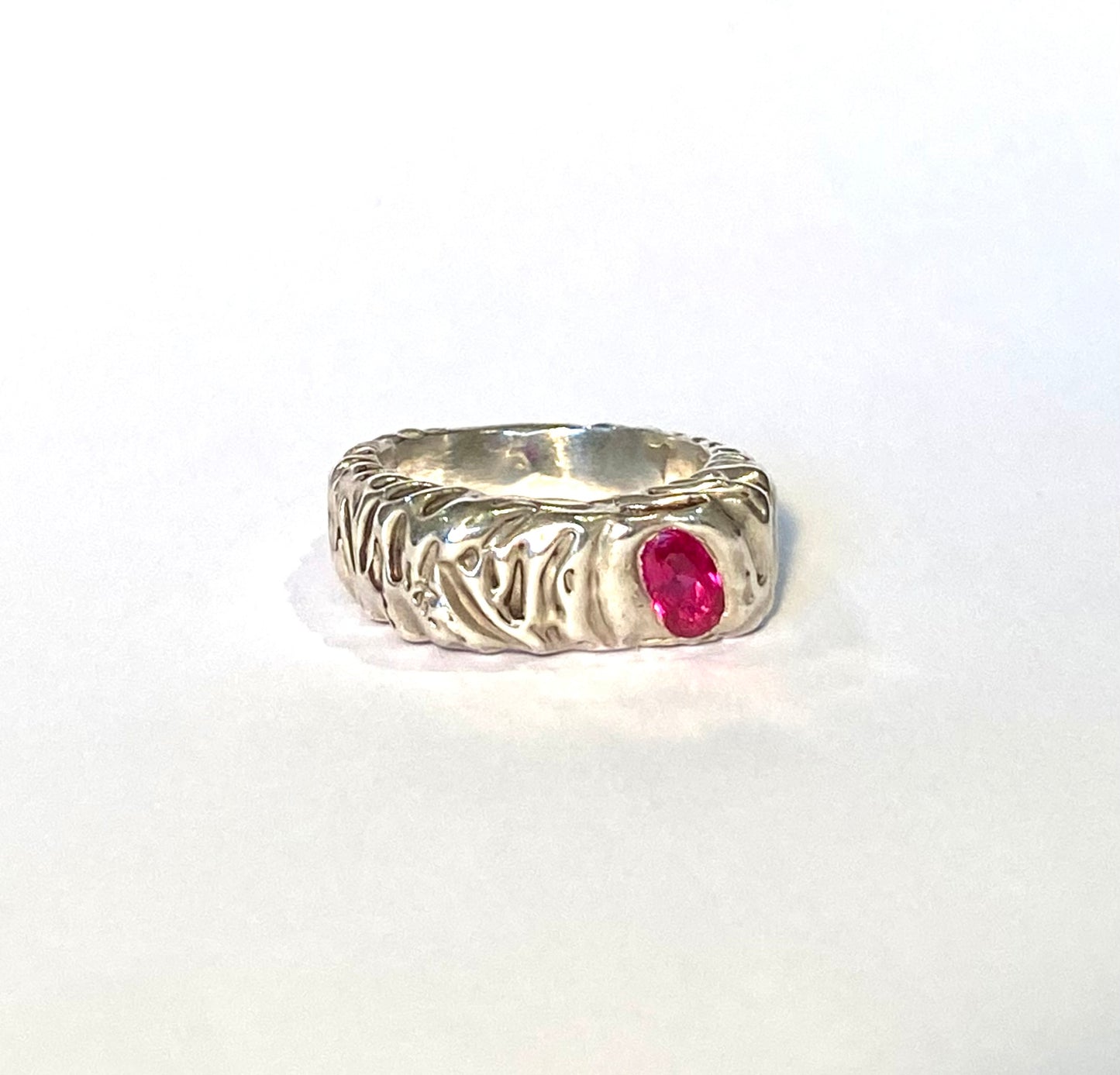 Titania´s Ripple Ruby Ring
